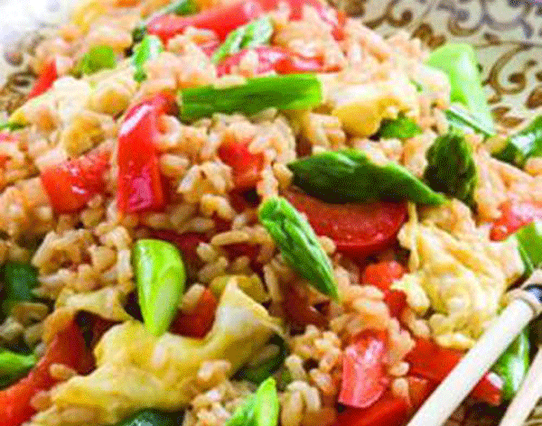 Recetas para controlar el colesterol: arroz frío con vegetales