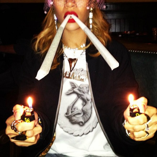 Rihanna con la legalización de la marihuana