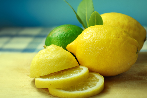 El limón es la fruta que posee menos calorías