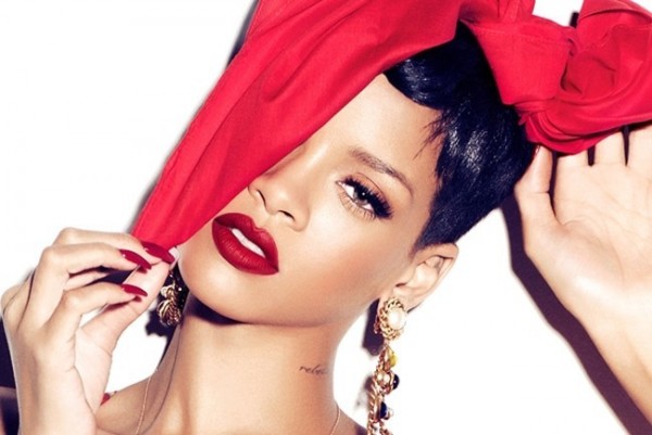 Rihanna se convierte en la imagen del Viva Glam de MAC Cosmetics
